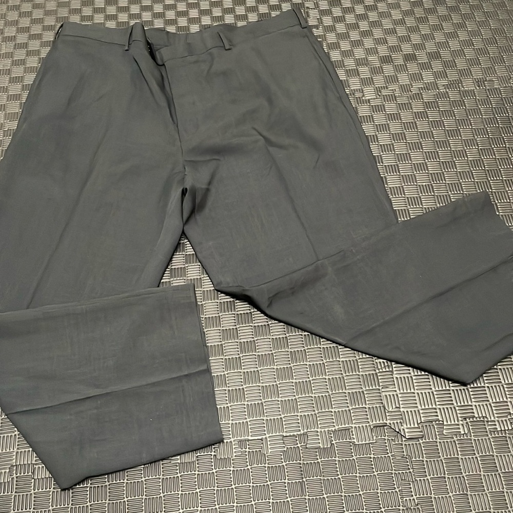 Perry Ellis charcoal dress slacks size 40x29